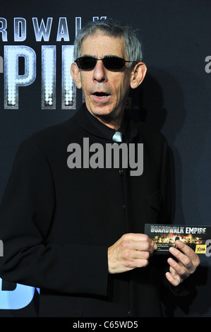 Richard Belzer aux arrivées d'HBO BOARDWALK EMPIRE Series Premiere, le Ziegfeld Theatre, New York, NY Le 15 septembre 2010. Photo par : Gregorio T. Binuya/Everett Collection Banque D'Images