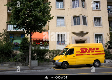 DHL Van de la rue Lausanne à Genève Banque D'Images