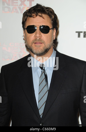 Russell Crowe au niveau des arrivées pour les trois prochains jours Premiere, Directors Guild of America (DGA) Theatre, Los Angeles, CA 16 novembre 2010. Photo par : Dee Cercone/Everett Collection Banque D'Images