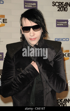 Marilyn Manson aux arrivées pour Spike TV's SCREAM 2010, Théâtre grec, Los Angeles, CA, 16 octobre 2010. Photo par : Dee Cercone/Everett Collection Banque D'Images