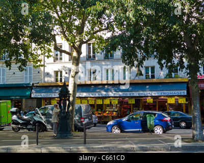 Paris, France, vue large, magasins français locaux sur la rue bordée d'arbres dans le 12ème arrondissement, rue du rendez-vous » rue Paris dans la journée Banque D'Images