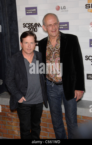 Michael J. Fox, Christopher Lloyd aux arrivées pour Spike TV's SCREAM 2010, Théâtre grec, Los Angeles, CA, 16 octobre 2010. Photo par : Michael Germana/Everett Collection Banque D'Images