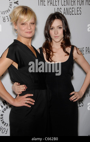 Martha Plimpton, Shannon Woodward présente à Paley Fest 2011 Réunion-débat avec l'ESPOIR, Saban Theatre, Los Angeles, CA le 17 mars 2011. Photo par : Michael Germana/Everett Collection Banque D'Images