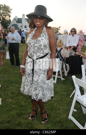 Star Jones au Magazine HAMPTONS Clambake annuel, Montauk Yacht Club, Montauk, NY 17 juillet 2011. Photo par : Rob riche/Everett Collection Banque D'Images