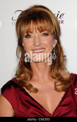 Jane Seymour aux arrivées d'AMOUR Mariage Mariage Premiere, Pacific Design Center, Los Angeles, CA, 17 mai 2011. Photo par : Michael Germana/Everett Collection Banque D'Images