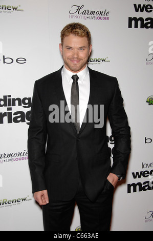 Kellan Lutz au niveau des arrivées de l'AMOUR Mariage Mariage Premiere, Pacific Design Center, Los Angeles, CA, 17 mai 2011. Photo par : Michael Germana/Everett Collection Banque D'Images