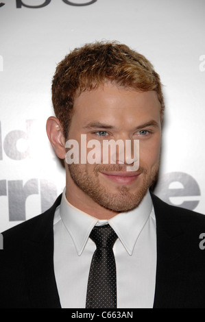 Kellan Lutz au niveau des arrivées de l'AMOUR Mariage Mariage Premiere, Pacific Design Center, Los Angeles, CA, 17 mai 2011. Photo par : Michael Germana/Everett Collection Banque D'Images