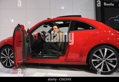 Pete Wentz présents pour Volkswagen dévoile sa 21e siècle VW Coccinelle de l'automobile, de l'entrepôt à Pier 36, New York, NY Le 18 avril Banque D'Images