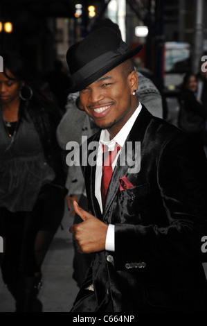 Ne-Yo au talk show de comparution dans le Late Show with David Letterman - WED, Ed Sullivan Theater, New York, NY 17 novembre 2010. Photo par : William D. Bird/Everett Collection Banque D'Images