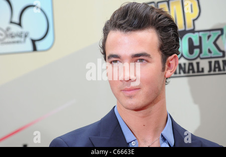 Kevin Jonas aux arrivées pour CAMP ROCK 2 - THE FINAL JAM Premiere, Alice Tully Hall, Lincoln Center, New York, NY 18 août 2010. Photo par : Kristin Callahan/Everett Collection Banque D'Images