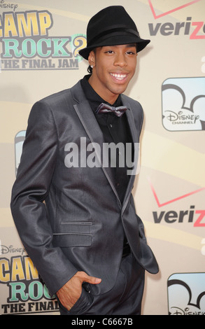 Mathew Mdot Finley au niveau des arrivées pour CAMP ROCK 2 - THE FINAL JAM Premiere, Alice Tully Hall, Lincoln Center, New York, NY 18 août 2010. Photo par : Kristin Callahan/Everett Collection Banque D'Images