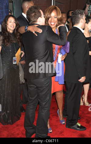 Bono, Gayle King présents pour Spider-Man : Turn Off The Dark à Broadway de la soirée d'ouverture, le Foxwoods Theater, New York, NY Le 14 juin 2011. Photo par : Rob riche/Everett Collection Banque D'Images