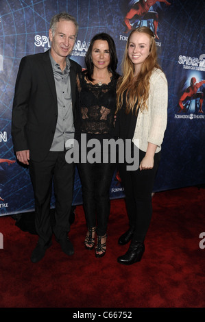 John McEnroe, Patti Smith, Anna McEnroe présents pour Spider-Man : Turn Off The Dark à Broadway de la soirée d'ouverture, le Foxwoods Banque D'Images