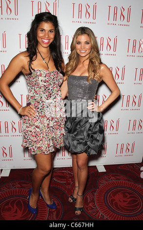 Gwendolyn Osborne, l'Amber Lancaster de Lancaster de l'Ambre de présence d'Anniversaire à Tabu Lounge Ultra, Ultra Tabu Lounge at MGM Grand, Las Vegas, NV le 18 septembre 2010. Photo par : MORA/Everett Collection Banque D'Images