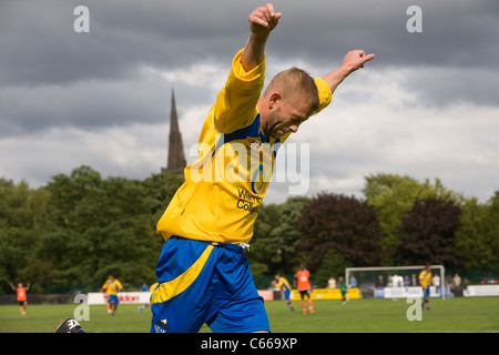 A la fête marquant lors de Salford City AFC Ville Warrington divertir à Moor Lane, dans la ligue du Nord, 2011 Evostik Banque D'Images