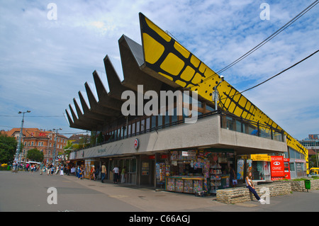 La construction de la station de métro à la place Moszkva Ter qui en mars 2011 a été rebaptisée Szell Kalman ter dans quartier de Buda Budapest Hongrie Banque D'Images