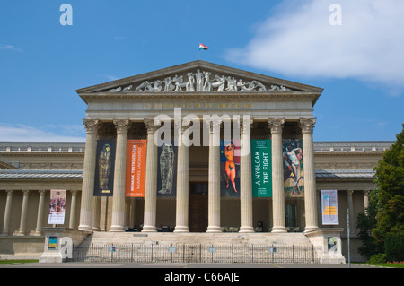 Szepmüveszeti Muzeum le Musée des beaux-arts à Hösök Tere la Place des Héros Budapest Hongrie Europe Banque D'Images