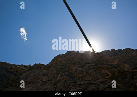 Royal Gorge Bridge vu de l'historique Royal Gorge Route Railroad. Banque D'Images