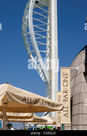 Restaurants et cafés à GUNWHARF QUAYS de Portsmouth. Le Hampshire. L'Angleterre Banque D'Images