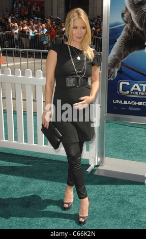 Christina Applegate aux arrivées pour Chiens et Chats : The Revenge of Kitty Galore Premiere, le Grauman's Chinese Theatre, Los Angeles, CA 25 juillet 2010. Photo par : Dee Cercone/Everett Collection Banque D'Images