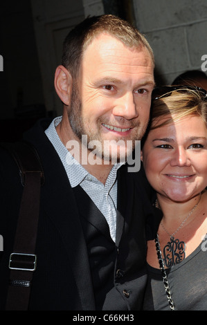 David Gray, quitte le 'Live With Regis and Kelly" enregistrement au Lincoln Center ABC Studios dehors et environ pour la célébrité CANDIDS Banque D'Images