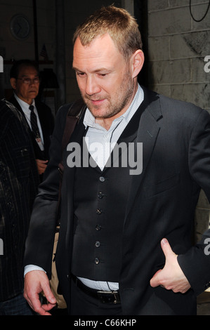 David Gray, quitte le 'Live With Regis and Kelly" enregistrement au Lincoln Center ABC Studios dehors et environ pour la célébrité CANDIDS Banque D'Images