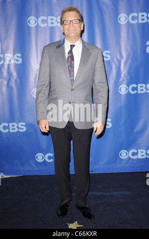 Drew Carey aux arrivées pour CBS Upfront Présentation pour l'automne 2011, la tente au Lincoln Center, New York, NY Le 18 mai 2011. Photo Banque D'Images