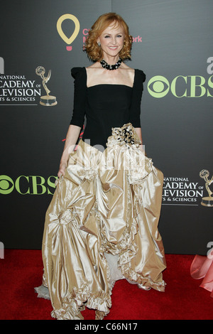 Jill Larson aux arrivées pour 38e conférence annuelle pendant la journée, animation Emmy Awards - Arrivals, Hilton Hotel, Las Vegas, NV le 19 juin 2011. Photo par : James Atoa/Everett Collection Banque D'Images