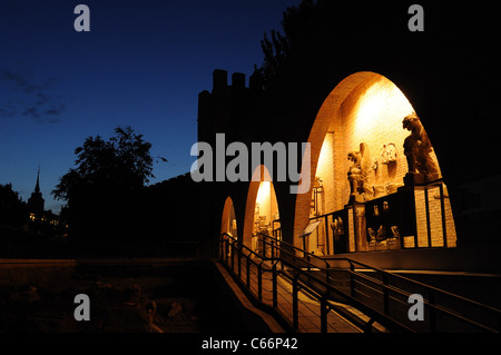 Voir l'Antiquarium - Mur d'ALCALA DE HENARES ( 13 ème ).L'ESPAGNE Banque D'Images