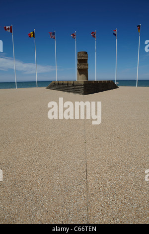 Environs de Juno Beach et le monument aux morts dédié aux soldats canadiens tombés en Normandie Banque D'Images