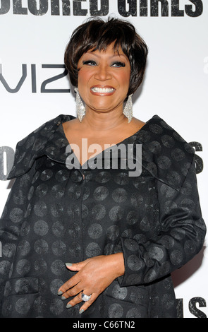 Patti LaBelle aux arrivées pour POUR LES FILLES DE COULEUR, la première projection Ziegfeld Theatre, New York, NY Le 25 octobre 2010. Photo par : Desiree Navarro/Everett Collection Banque D'Images