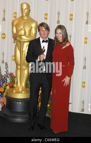 Tom Hooper (meilleure réalisation dans l'ORIENTATION POUR LE DISCOURS DU ROI), Kathryn Bigelow dans la salle de presse pour la 83e Academy Awards Banque D'Images