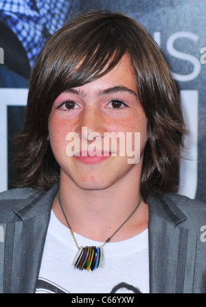 Jonah Bobo aux arrivées de Crazy, Stupid, Love. Premiere, le Ziegfeld Theatre, New York, NY 19 juillet 2011. Photo par : Gregorio T. Binuya/Everett Collection Banque D'Images