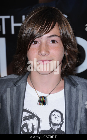 Jonah Bobo aux arrivées de Crazy, Stupid, Love. Premiere, le Ziegfeld Theatre, New York, NY 19 juillet 2011. Photo par : Kristin Callahan/Everett Collection Banque D'Images