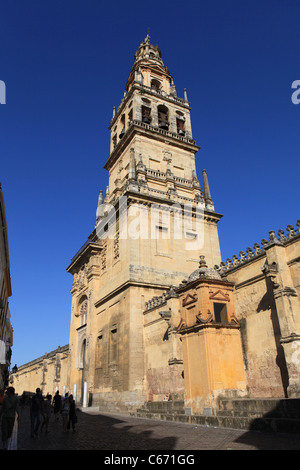 [La Torre de la Mezquita], [tour de la Mezquita] ou [Torre del Alminar], une partie de la cathédrale de Cordoue, Andalousie, Espagne Banque D'Images