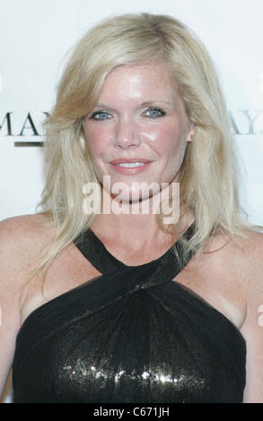 Maura West lors d'une apparition publique pour miX Lounge Pre-Party officiel pour 2010 pendant la journée, Animation Prix Emmy, l'hôtel Mandalay Bay, à Las Vegas, NV le 26 juin 2010. Photo par : James Atoa/Everett Collection Banque D'Images