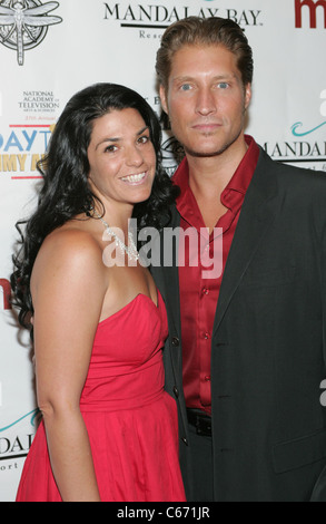 Michele Vega, Sean Kanan lors d'une apparition publique pour miX Lounge Pre-Party officiel pour 2010 pendant la journée, Animation Prix Emmy, l'hôtel Mandalay Bay, à Las Vegas, NV le 26 juin 2010. Photo par : James Atoa/Everett Collection Banque D'Images