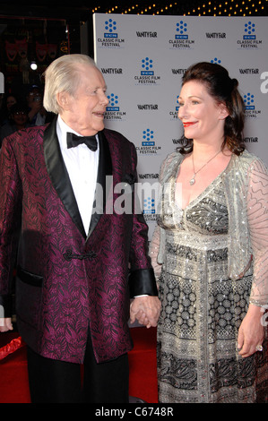 Peter O'Toole, Kate O'Toole aux arrivées pour 2011 TCM Classic Film Festival Soirée d'ouverture, le Grauman's Chinese Theatre, Los Angeles, CA, le 28 avril 2011. Photo par : Michael Germana/Everett Collection Banque D'Images