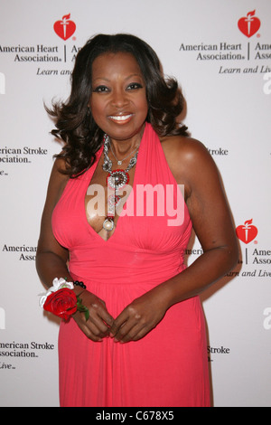 Star Jones présents pour la 15e édition annuelle de l'American Heart Association Coeur de la balle, l'école Hayground Hamptons, Bridgehampton, NY Le 25 juin 2011. Photo par : Rob riche/Everett Collection Banque D'Images