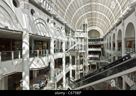 Kingston on Thames, Surrey (London UK) - Bentalls centre commercial et des grands magasins. Architecture d'intérieur du centre commercial. Banque D'Images