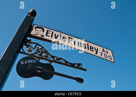 Panneau de circulation Avenue Elvis Presley à Shreveport, Louisiane, Etats-Unis Banque D'Images