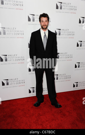 Noah Wyle au Gala d'Ouverture pour des arrivées pour la vallée Performing Arts Center, Centre des arts de la vallée, Northridge, CA le 29 janvier 2011. Photo par : Sara Cozolino/Everett Collection Banque D'Images