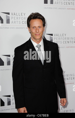 Steven Weber au Gala d'Ouverture pour des arrivées pour la vallée Performing Arts Center, Centre des arts de la vallée, Northridge, CA le 29 janvier 2011. Photo par : Sara Cozolino/Everett Collection Banque D'Images