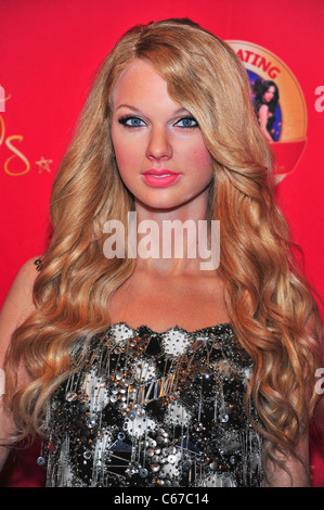 Taylor Swift Cire Figure à une apparition publique pour Taylor Swift Cire Figure Dévoilement chez Madame Tussauds, le musée Madame Tussauds New York, New York, NY, 27 octobre 2010. Photo par : Gregorio T. Binuya/Everett Collection Banque D'Images