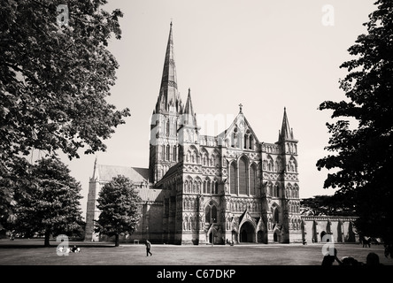 Vue sur la cathédrale de Salisbury en Angleterre Banque D'Images