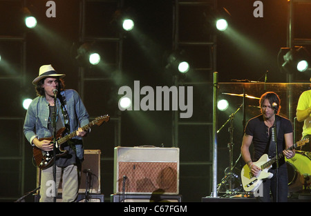 John Mayer, Keith Urban a été enregistrée pour 2011 Tiger Jam, Mandalay Bay Events Center, Las Vegas, NV le 30 avril 2011. Photo par : MORA/Everett Collection Banque D'Images