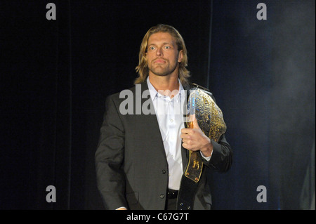 En présence de pointe pour WRESTLEMANIA XXVII Conférence de presse, Hard Rock Café, New York, NY Le 30 mars 2011. Photo par : Rob riche/Everett Collection Banque D'Images