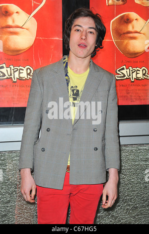 Ezra Miller aux arrivées de dépistage et SUPER Q&A, l'IFC Center, New York, NY Le 30 mars 2011. Photo par : Gregorio T. Binuya/Everett Collection Banque D'Images