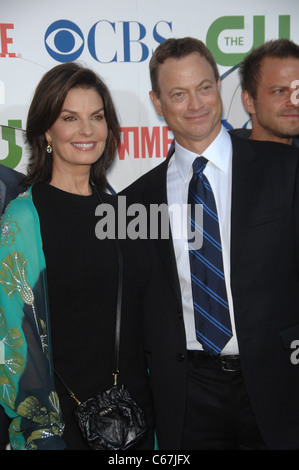 Le SELA Ward, Gary Sinise aux arrivées pour CBS, The CW et Showtime TCA Summer Press Tour Party, Beverly Hilton Hotel, Los Angeles, CA, 28 juillet 2010. Photo par : Michael Germana/Everett Collection Banque D'Images