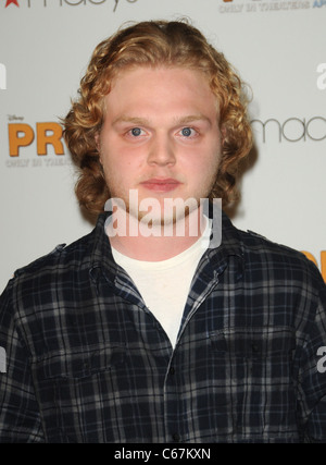 Joe Adler à une apparition publique pour le Disney's PROM Cast Rencontrez et Saluez Event, Macy's Glendale Galleria, Glendale, CA le 22 avril 2011. Photo par : Dee Cercone/Everett Collection Banque D'Images